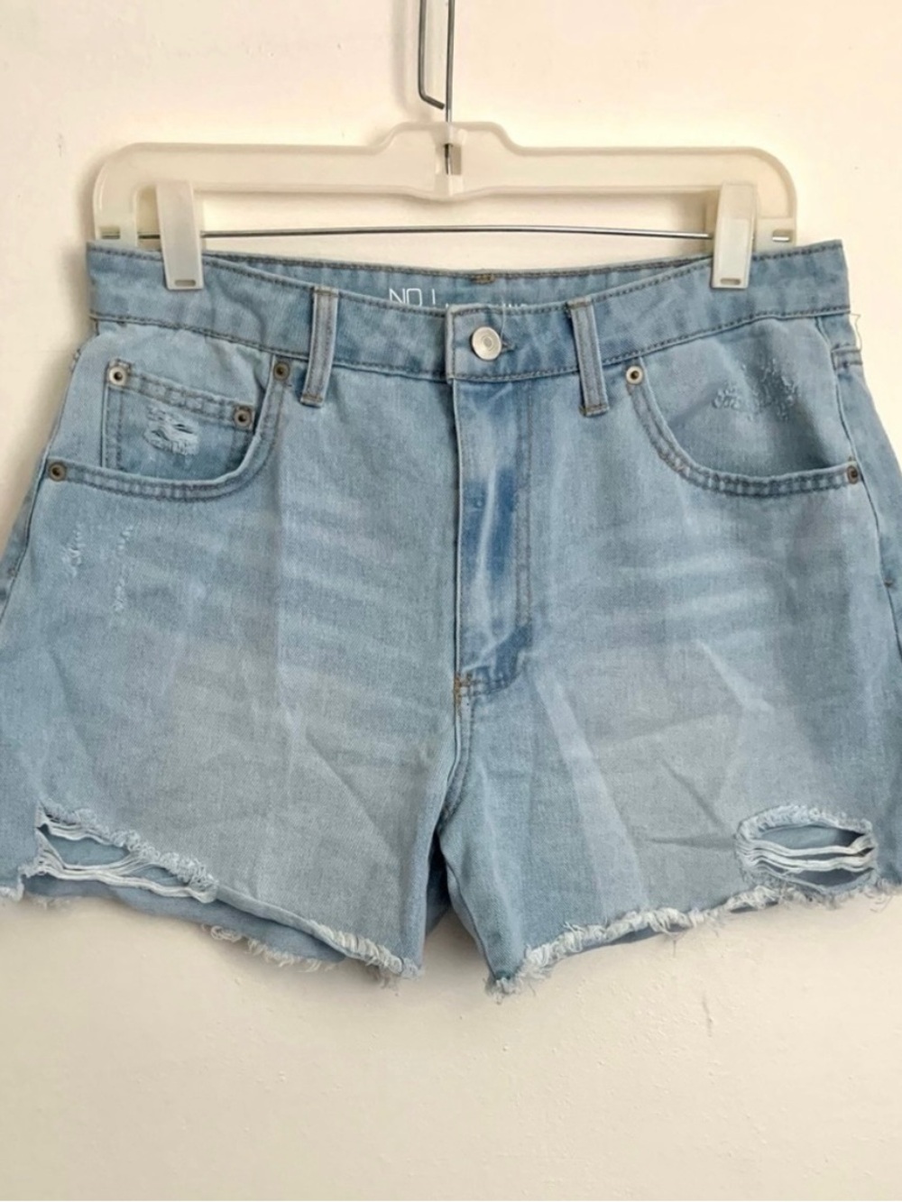 No boundaries Light Blue Denim Frayed Hem Women's Shorts